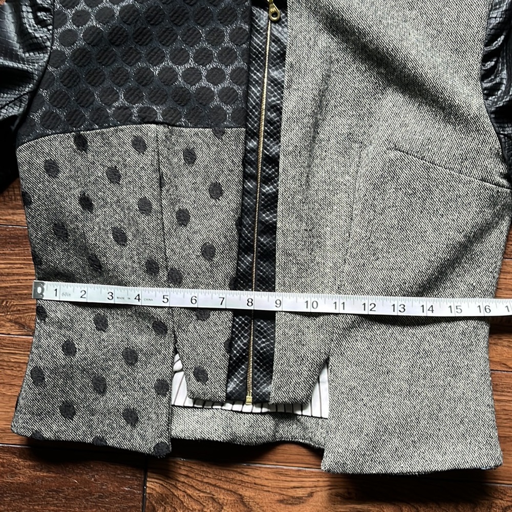 Blazer - Picture 5 of 8
